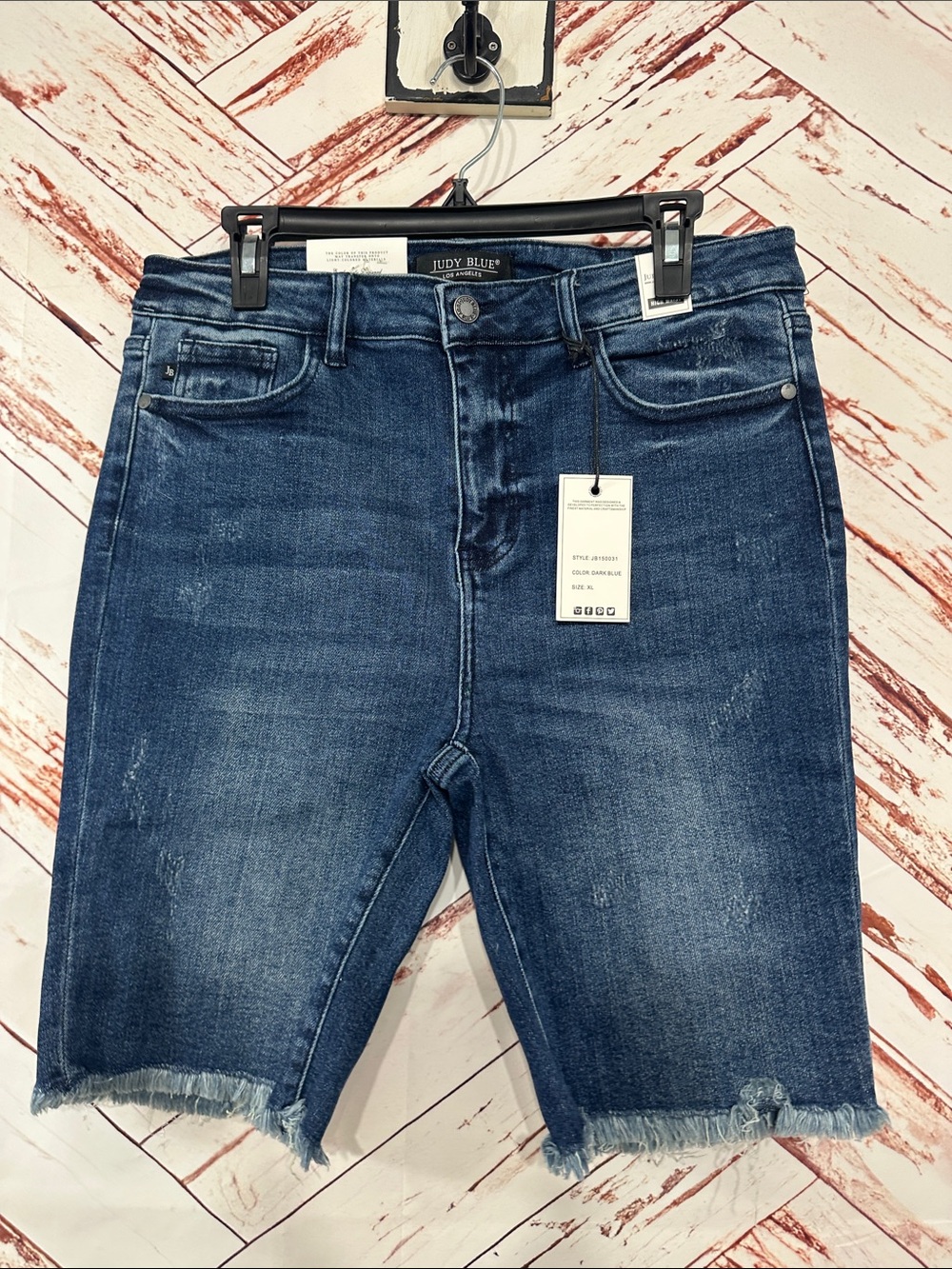 Nwt judy Blue Washed Dark Blue Denim Bermuda Shorts
